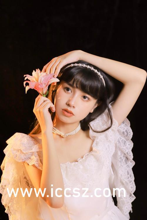 17c吃瓜官网蜜桃,夏日鲜果新宠，尽享甜蜜滋味